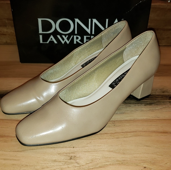 Donna Lawrence SZ 9 Man Made Materials - Picture 1 of 6